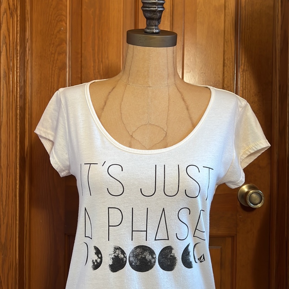 EUC Volcum “It’s Just A Phase” Tee size S